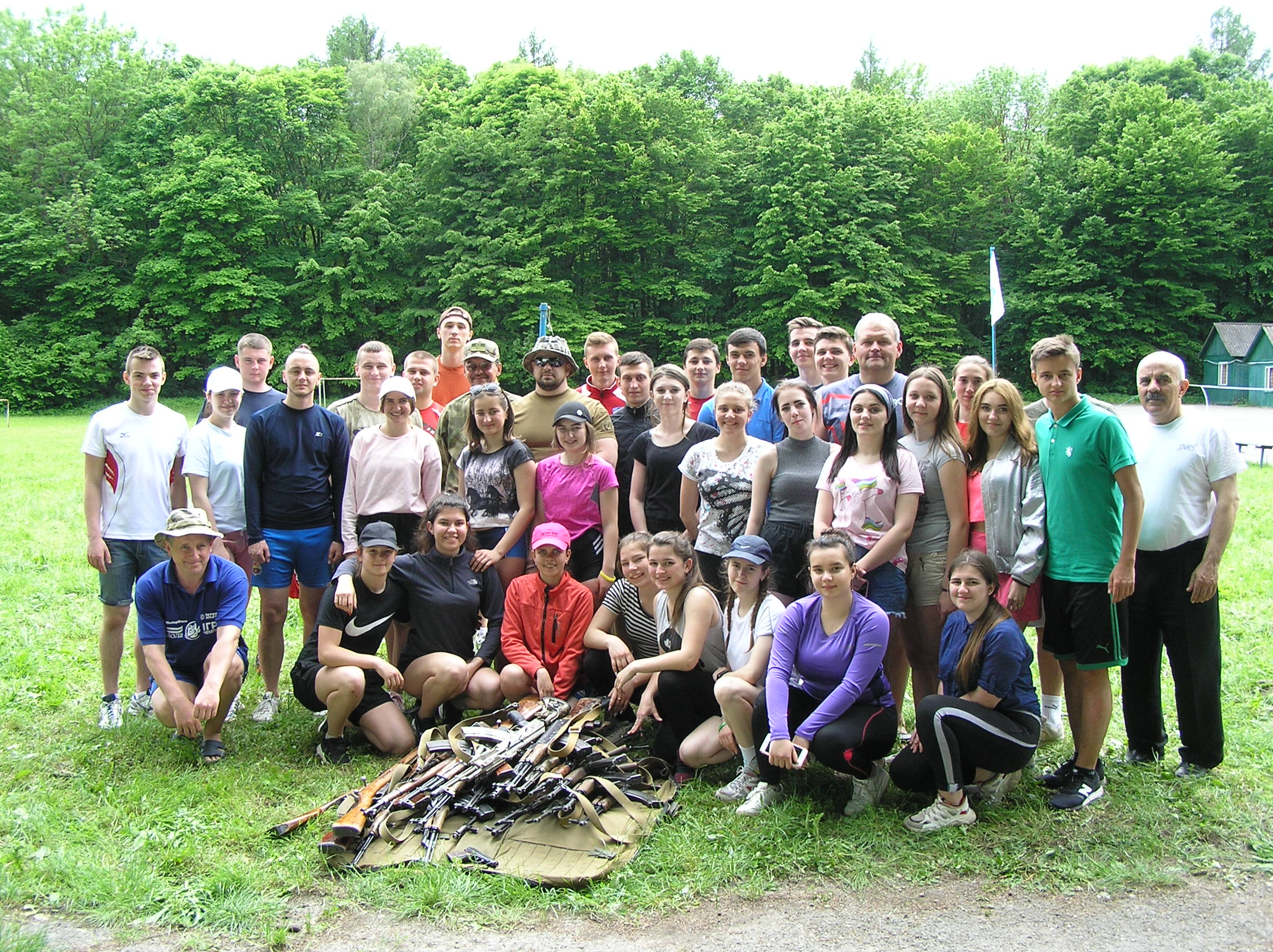 учасники військового вишколу